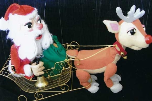 santa-reindeer-marionettes